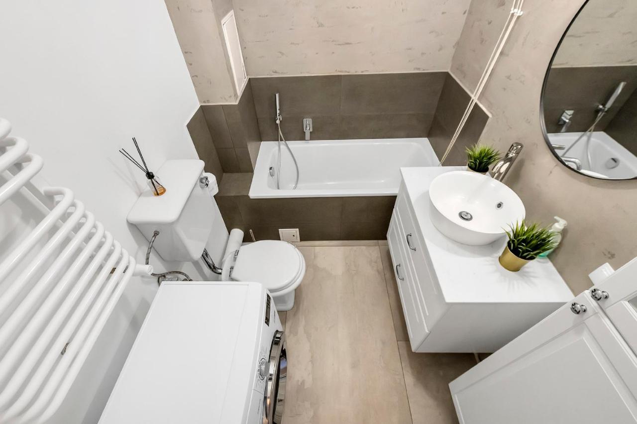Lumina 4-Room Apart With Large Balcony Warsaw Exterior photo
